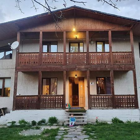 Guesthouse Edelweiss Mestia Kültér fotó